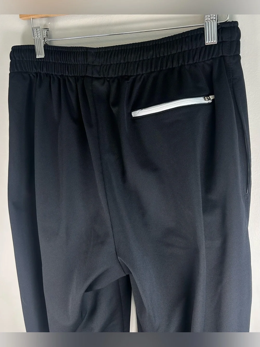 Air Jordan Men’s Track Pants Sz L Athletic Training Black White Stripe Ankle Zip - Picture 7 of 10